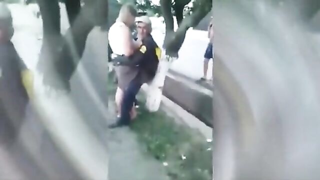 Grandpa Fingered his granddaughter in public - 3 image