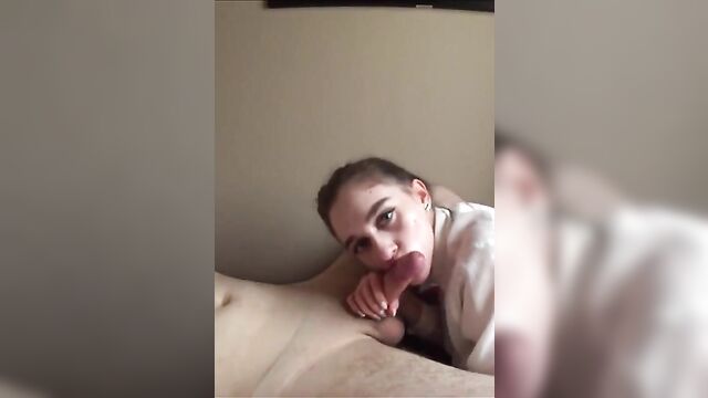 Daughter loves sucking her father's cock - 4 image