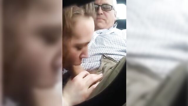 Daughter gives her daddy a blowjob in the car - 3 image