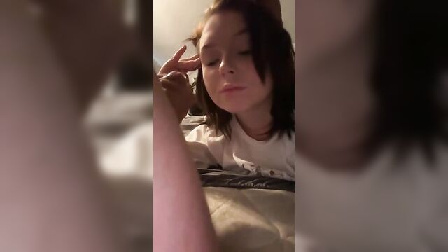 Sister gives a perfect blowjob to her brother Snapchat leaked video - 3 image
