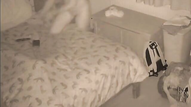 Real mother sneaks into the son’s bed during the night - 3 image