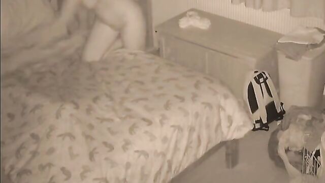 Real mother sneaks into the son’s bed during the night - 4 image