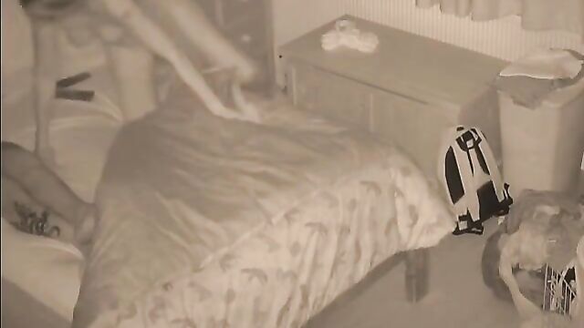 Real mother sneaks into the son’s bed during the night - 5 image