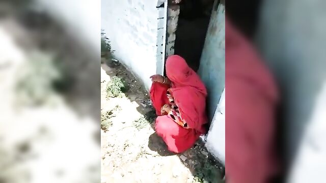 Watching her daughter getting fucked homemade