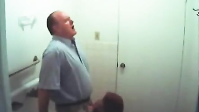 Daughter gives daddy a quick blowjob - 4 image