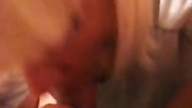 Perfect morning blowjob from a hot Mom - 4 image