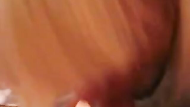 Perfect morning blowjob from a hot Mom - 5 image