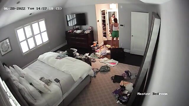 Hot Mom Caught Naked on Hacked IP Cam - 3 image