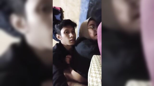 Arab sister fucked by her own brother - 3 image