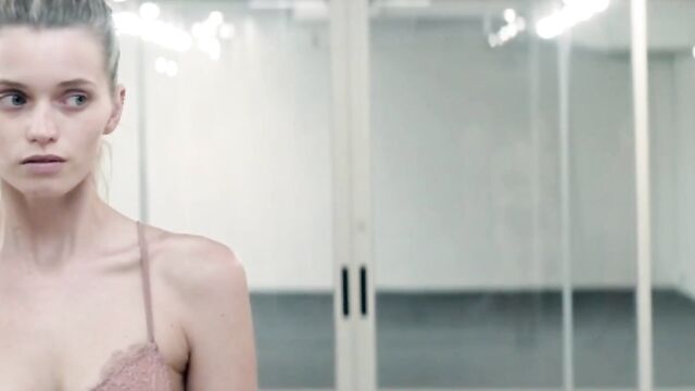 Elle Fanning Leaked Sex Tape Video & First Time Sex On Camera - 2 image